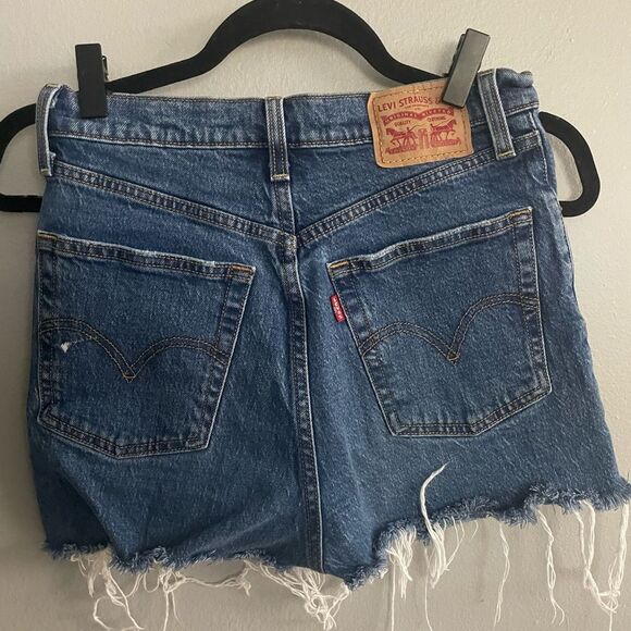 Levi’s Ribcage High Rise Denim Cut Off Shorts Size 27 - Picture 8 of 8